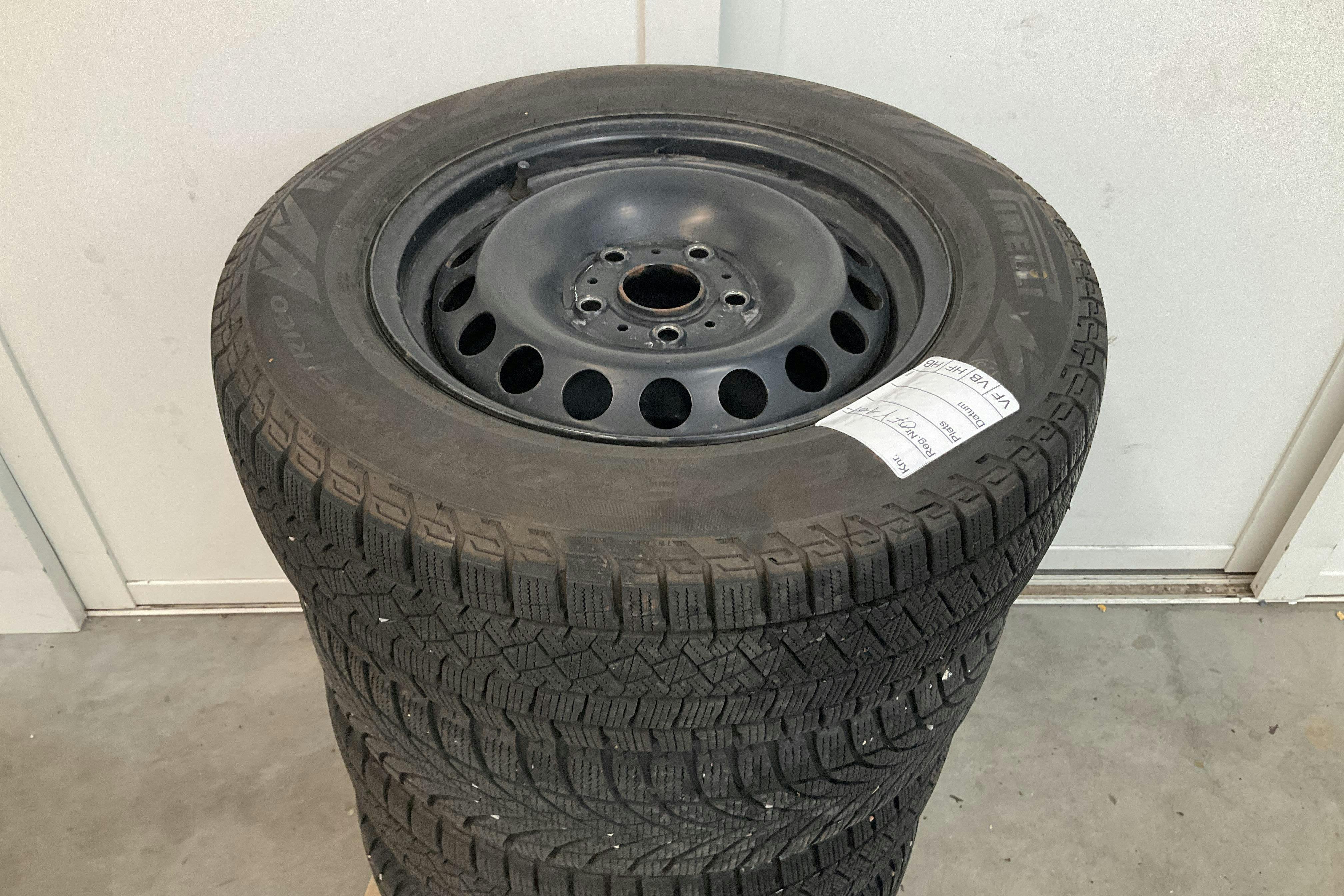 Vehicle Image 12