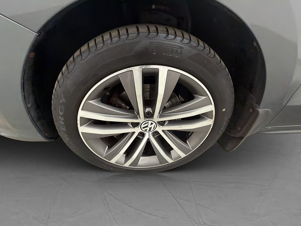 Vehicle Image 36