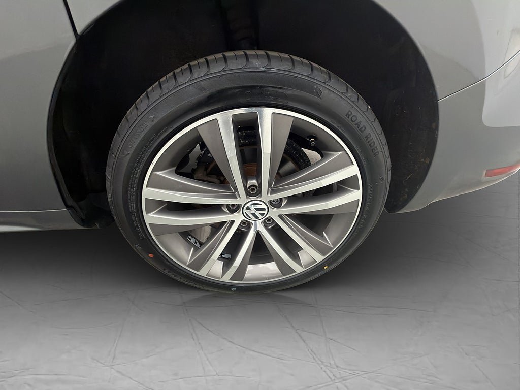 Vehicle Image 37