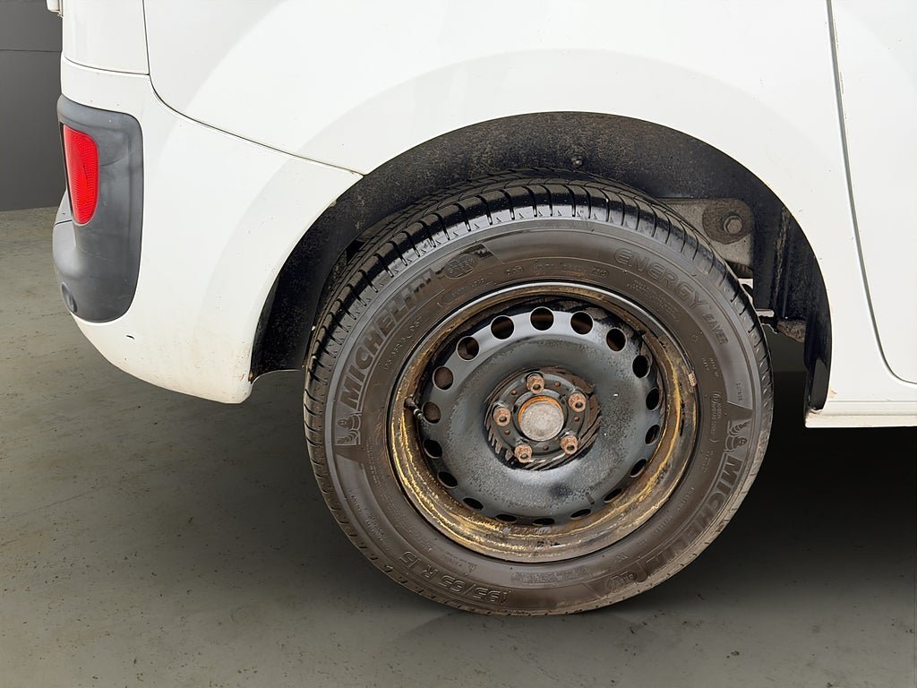 Vehicle Image 31
