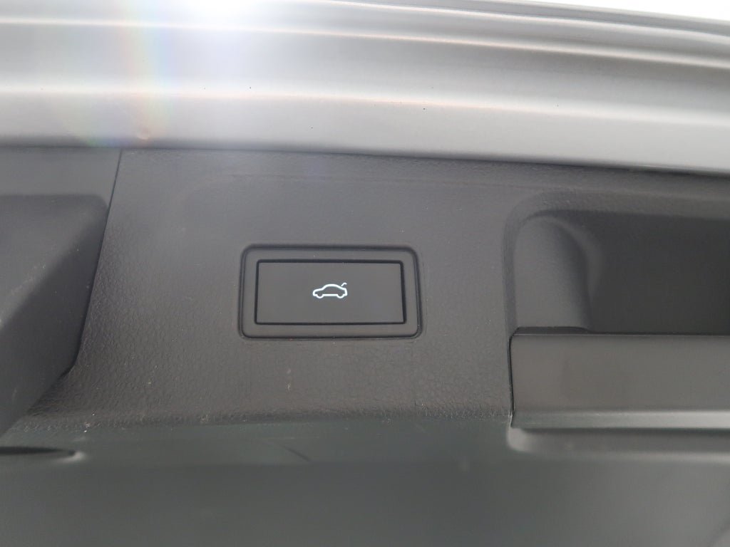 Vehicle Image 29