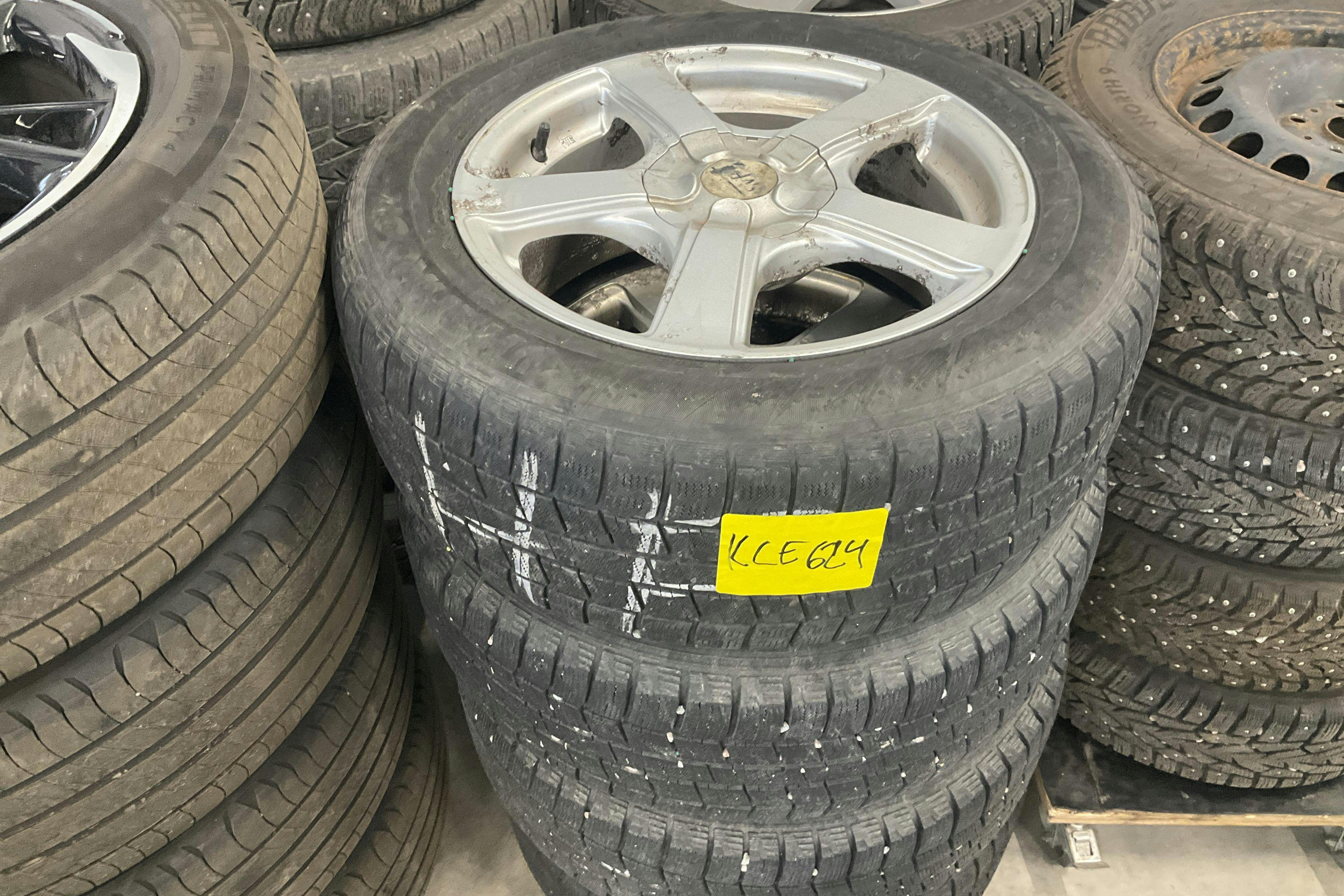 Vehicle Image 14