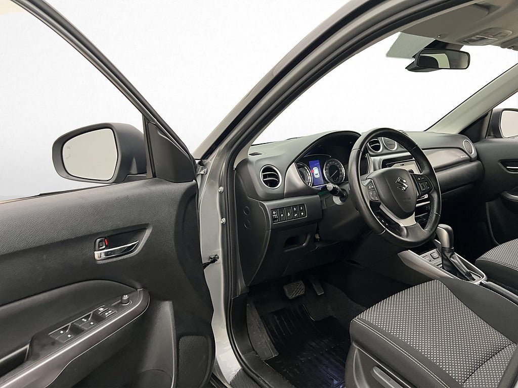 Vehicle Image 12