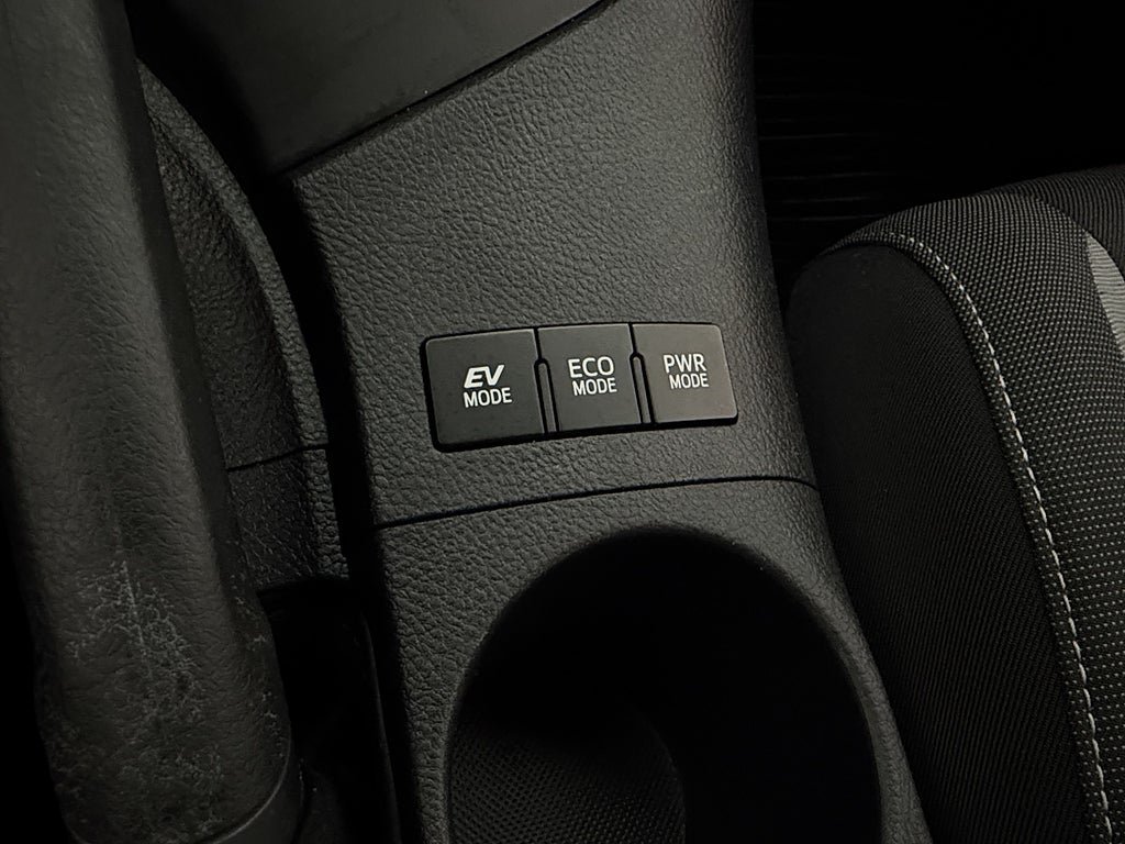 Vehicle Image 25