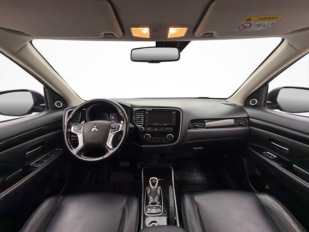 Vehicle Image 14