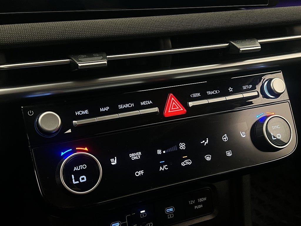 Vehicle Image 23