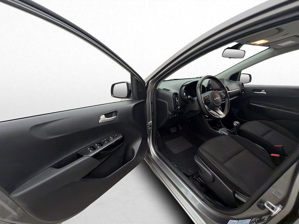 Vehicle Image 9