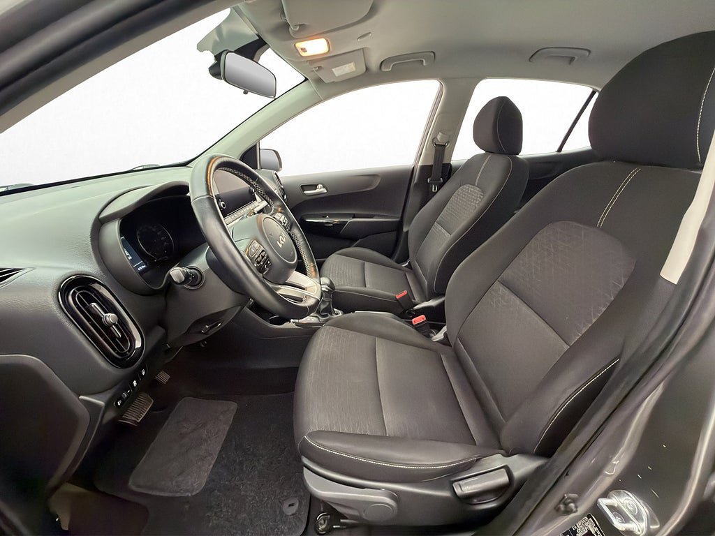 Vehicle Image 10
