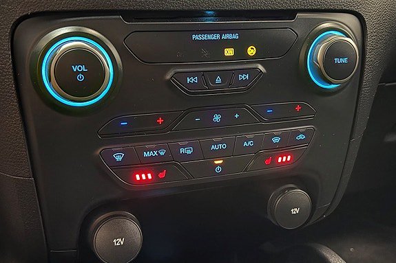 Vehicle Image 27