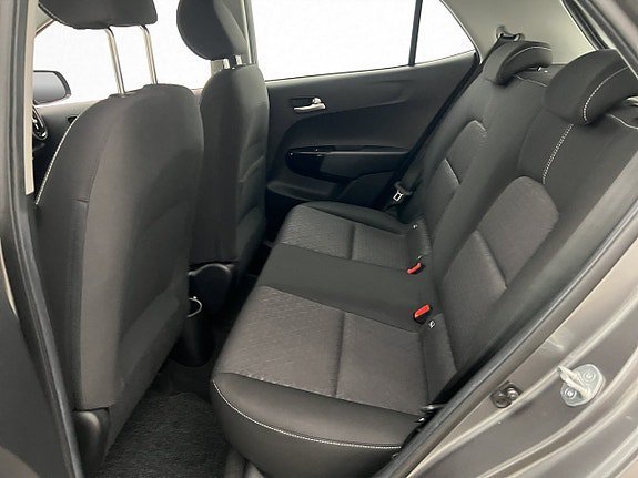 Vehicle Image 23