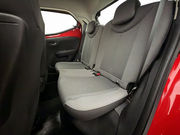 Vehicle Image 24