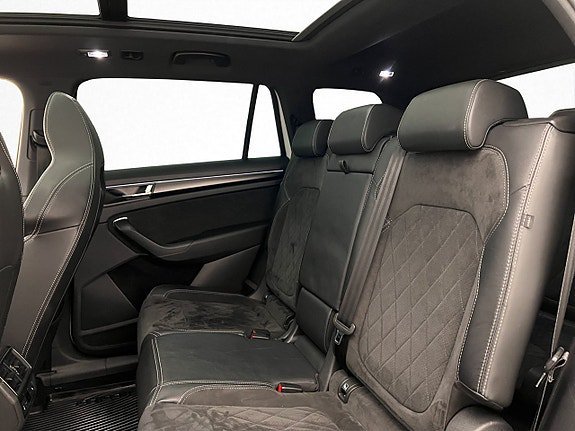 Vehicle Image 32