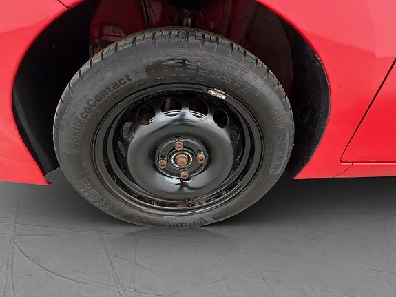 Vehicle Image 26