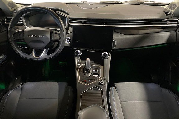 Vehicle Image 12