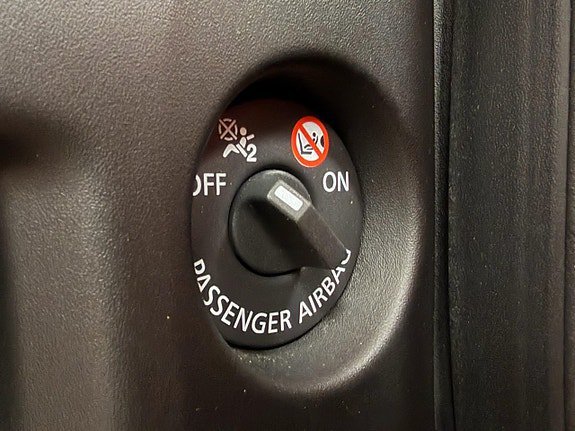 Vehicle Image 23
