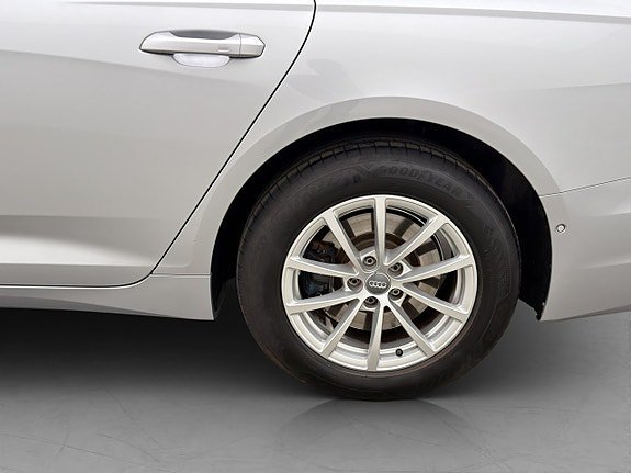 Vehicle Image 30