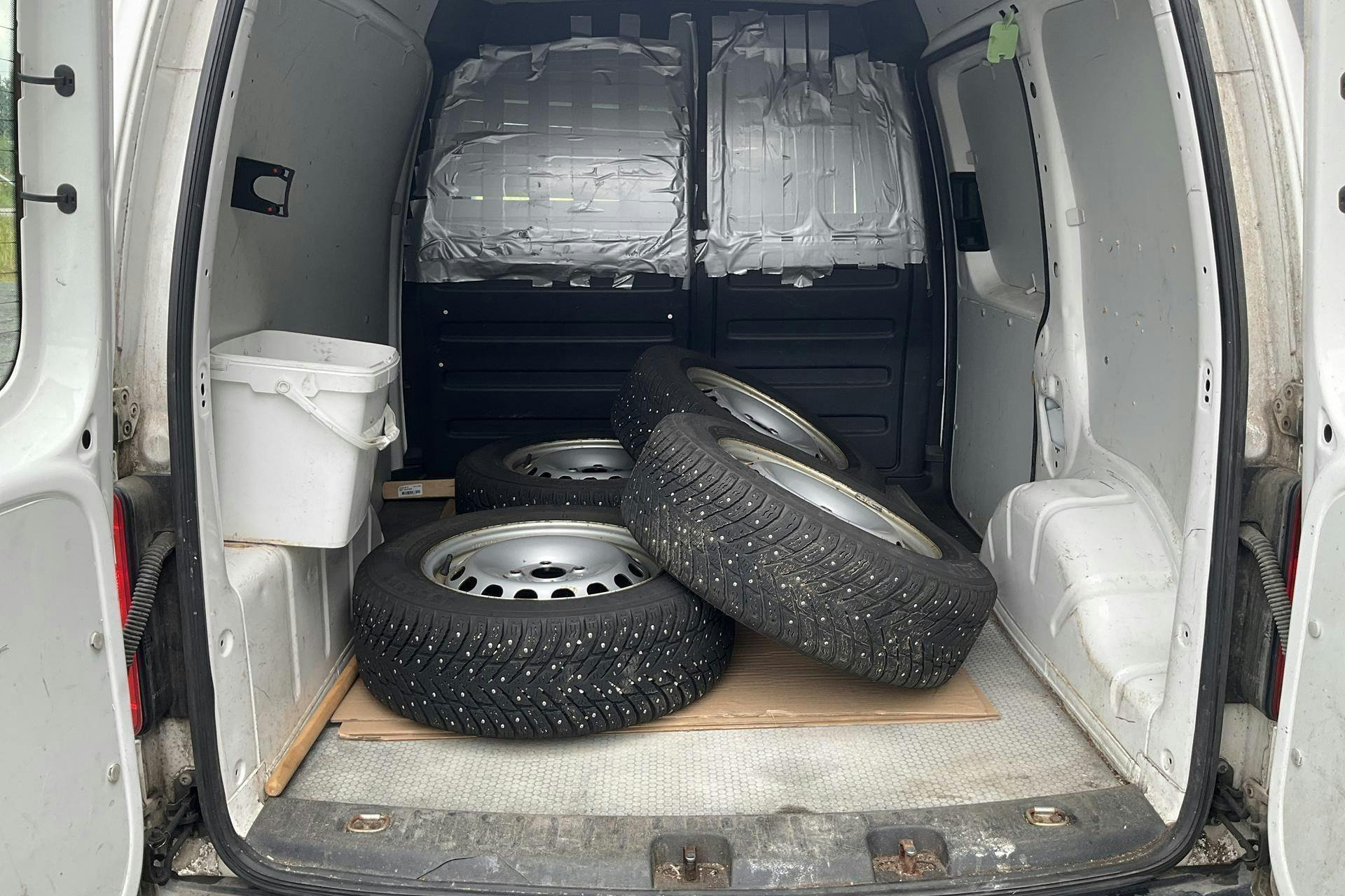 Vehicle Image 9