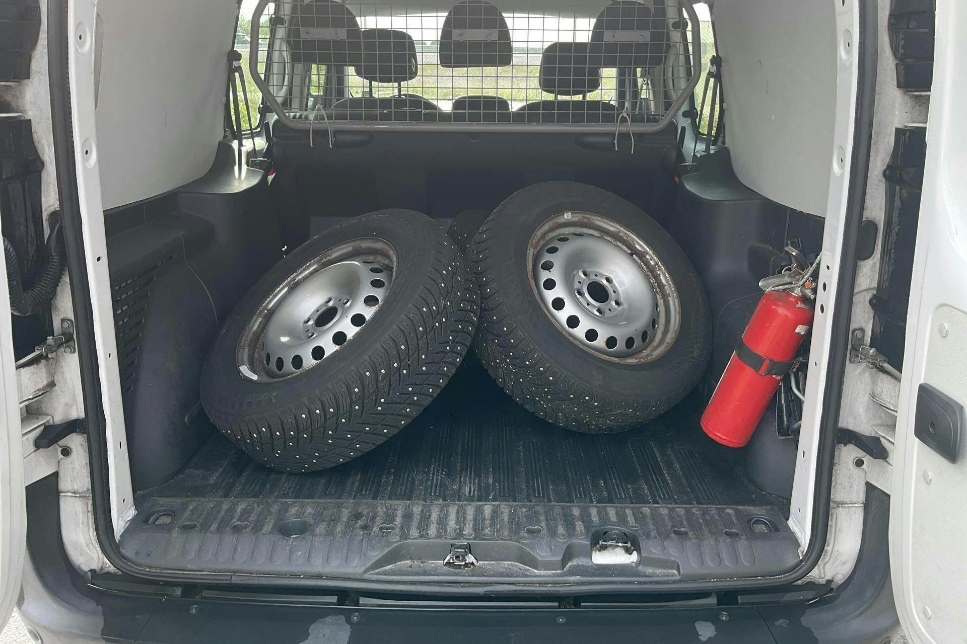 Vehicle Image 9