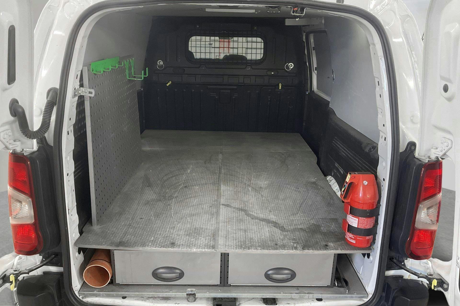 Vehicle Image 9