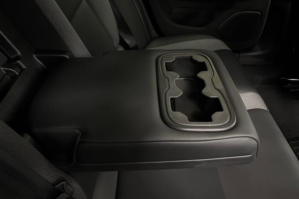 Vehicle Image 16