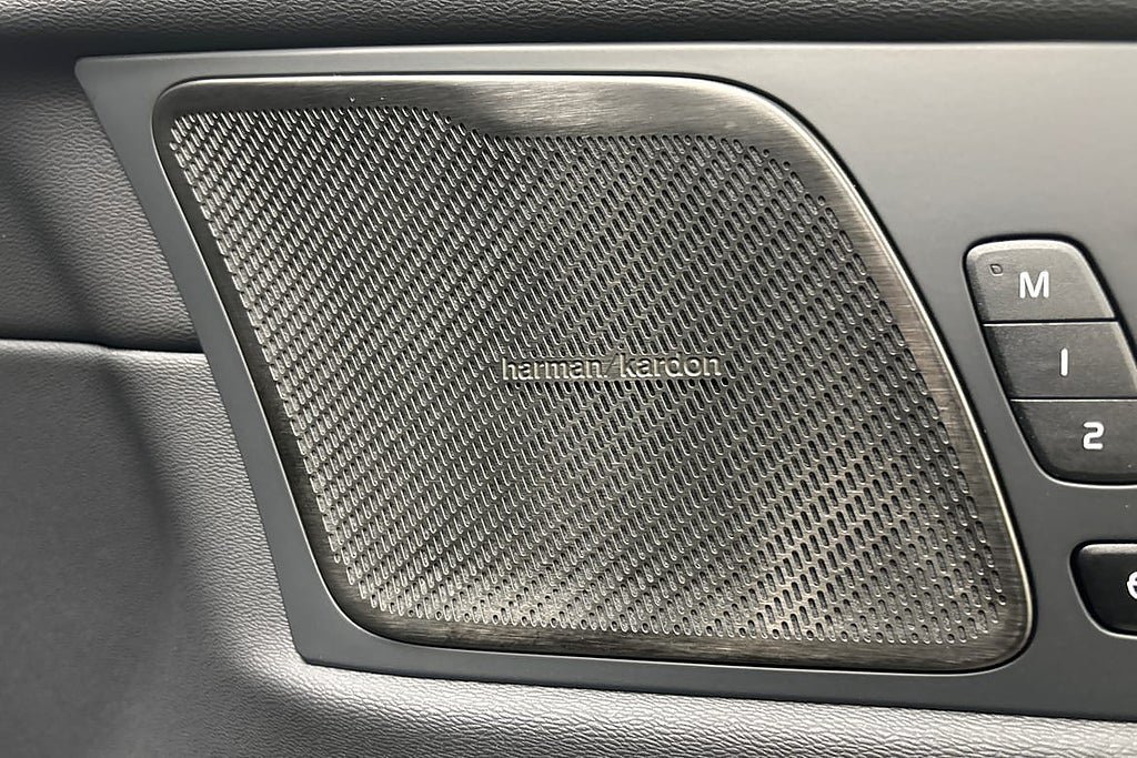 Vehicle Image 24