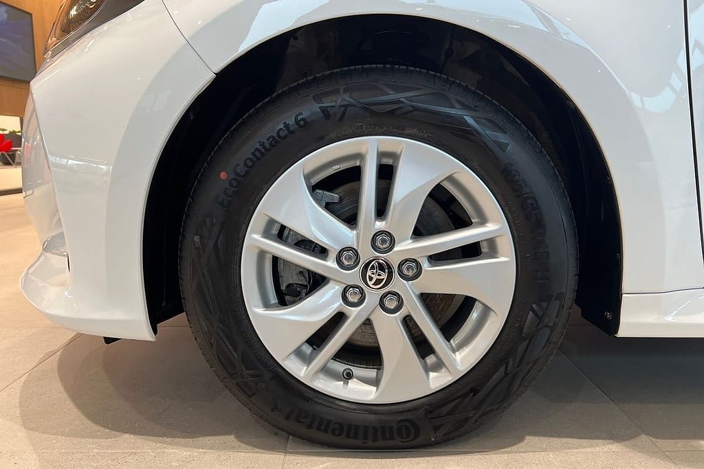 Vehicle Image 17