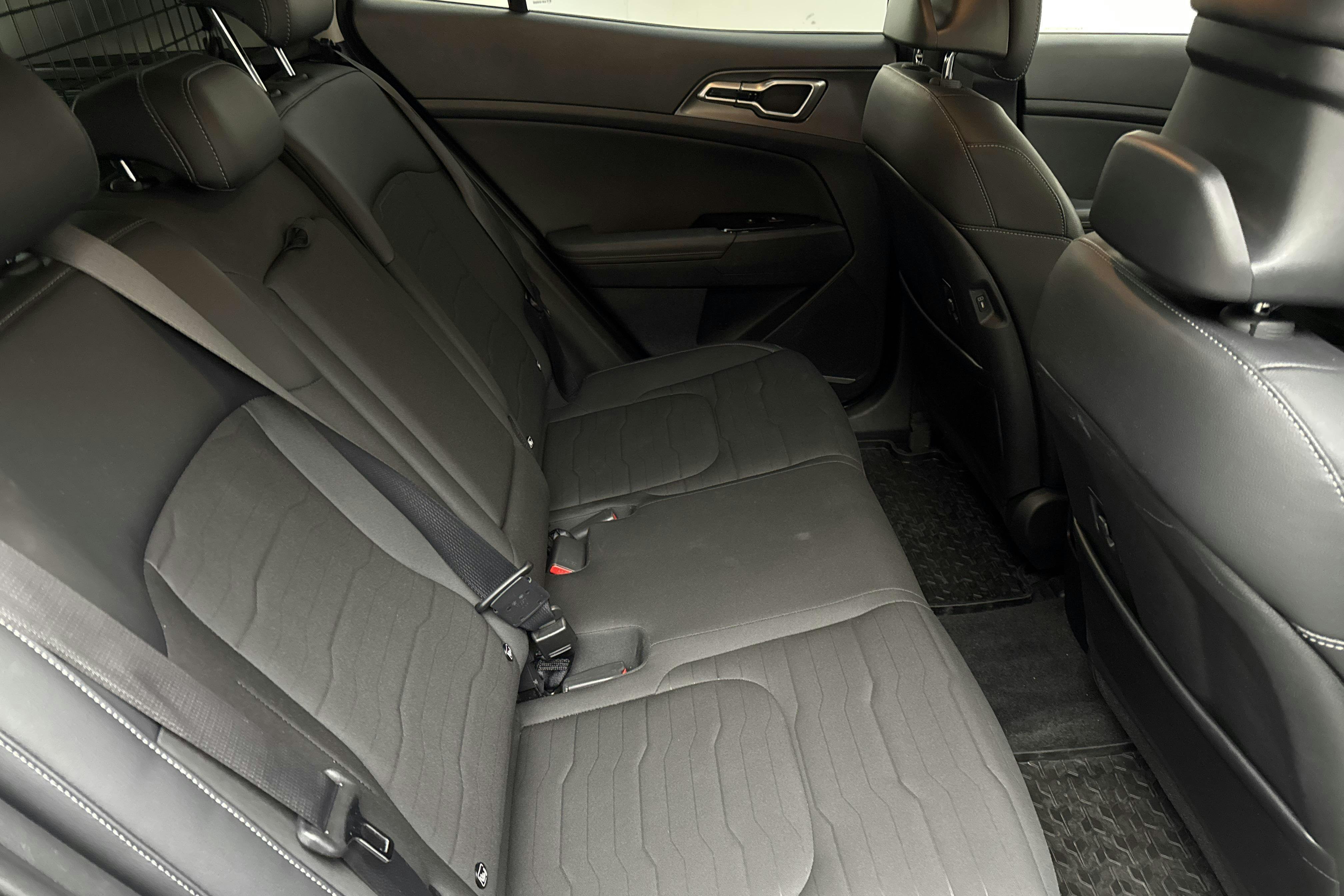 Vehicle Image 8