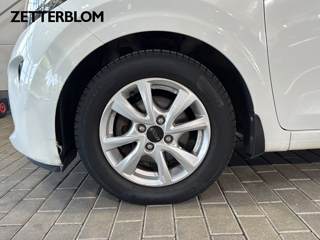 Vehicle Image 13