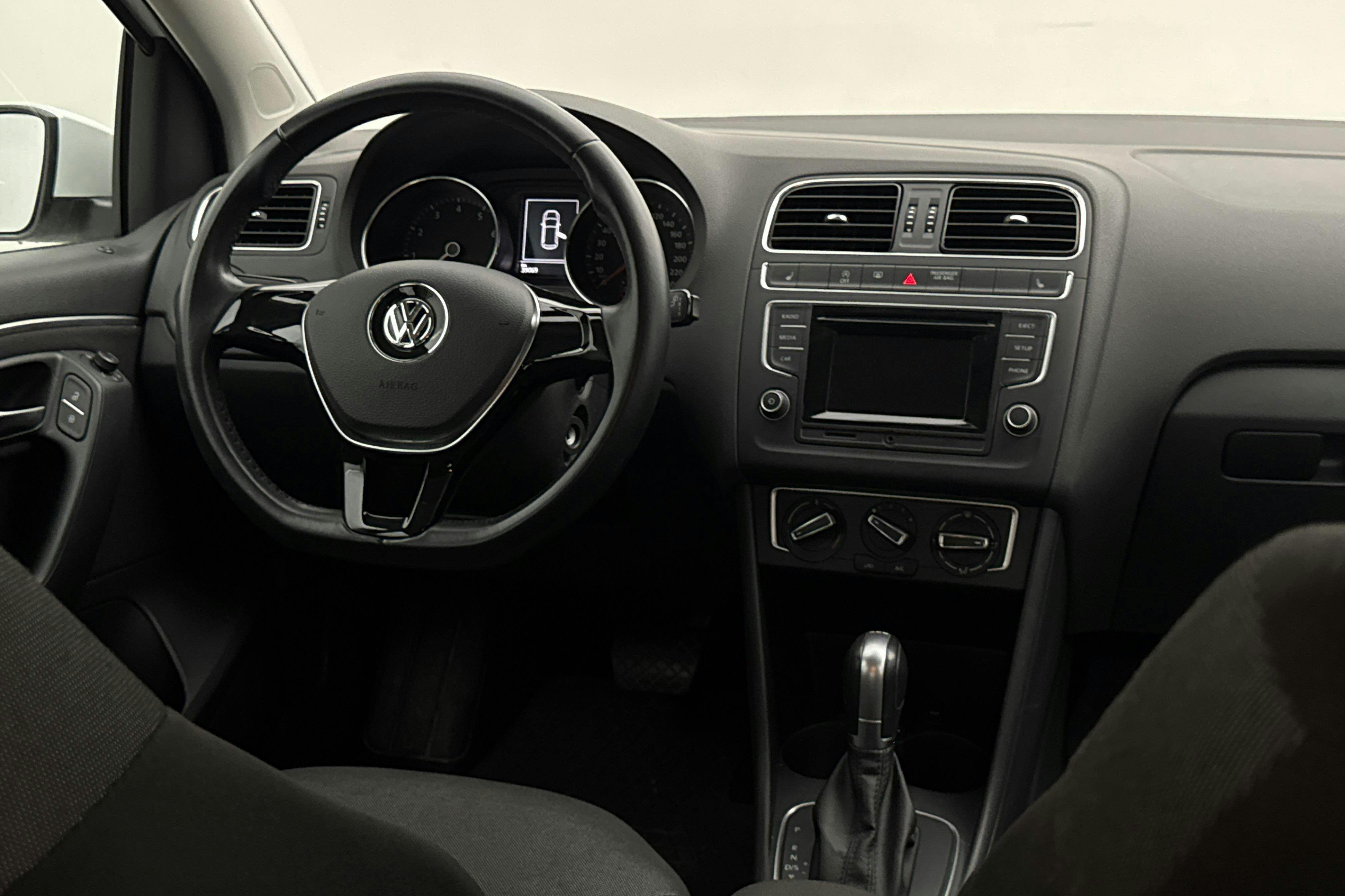 Vehicle Image 11