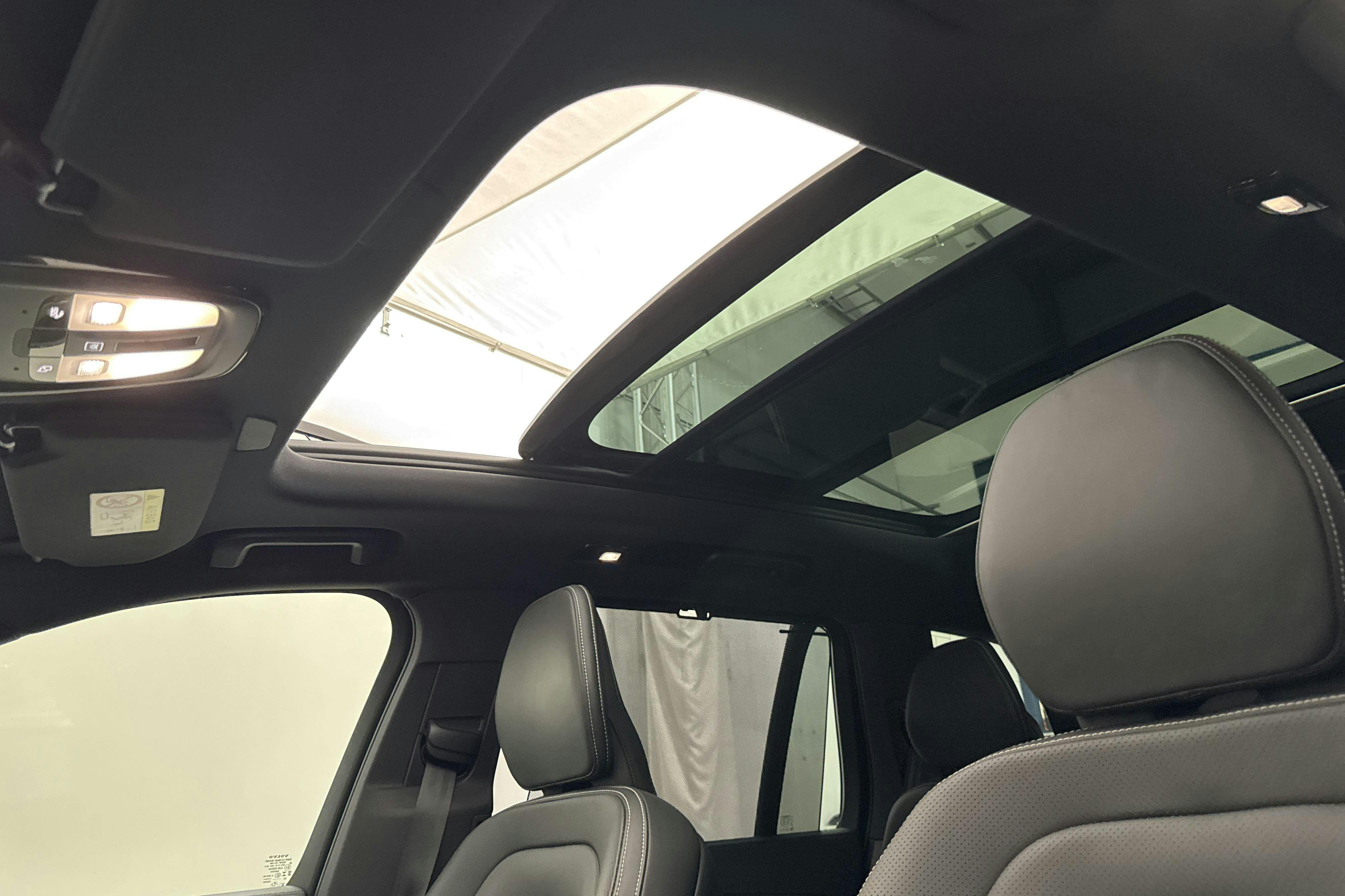 Vehicle Image 21