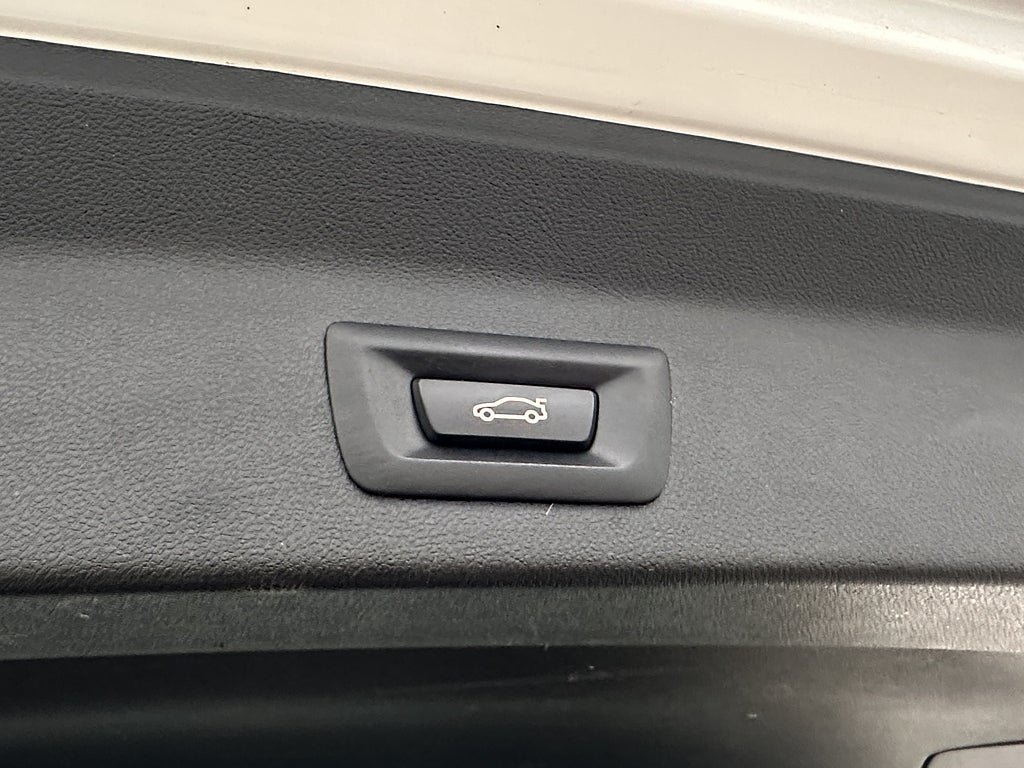 Vehicle Image 27