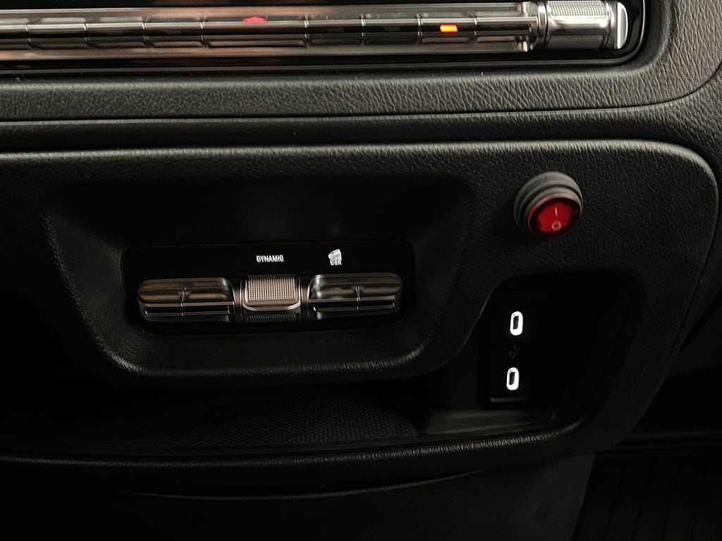 Vehicle Image 29