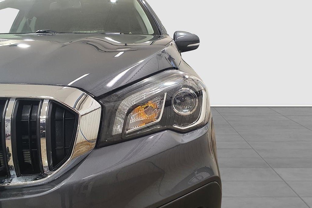 Vehicle Image 10