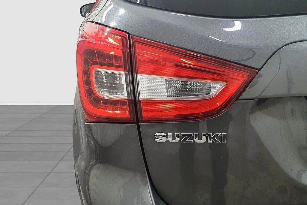 Vehicle Image 11