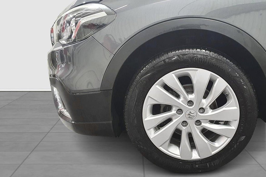 Vehicle Image 12