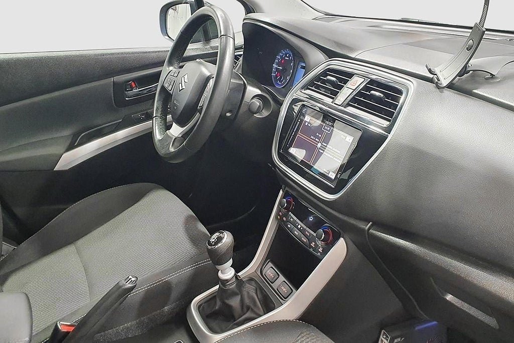 Vehicle Image 16