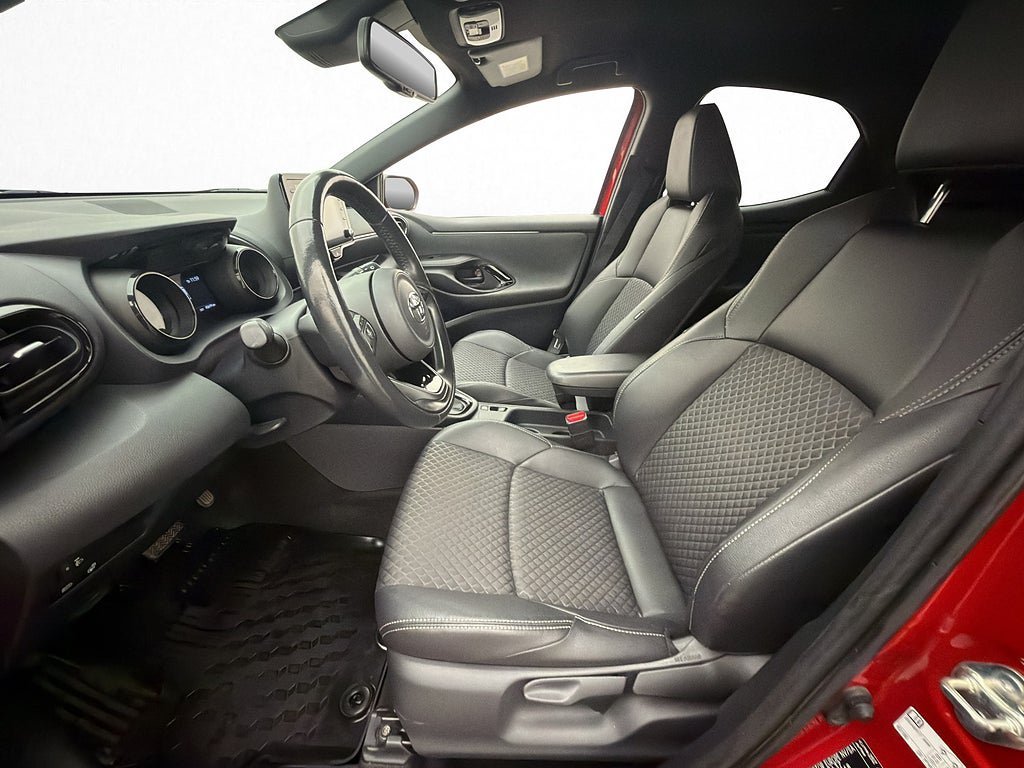 Vehicle Image 12