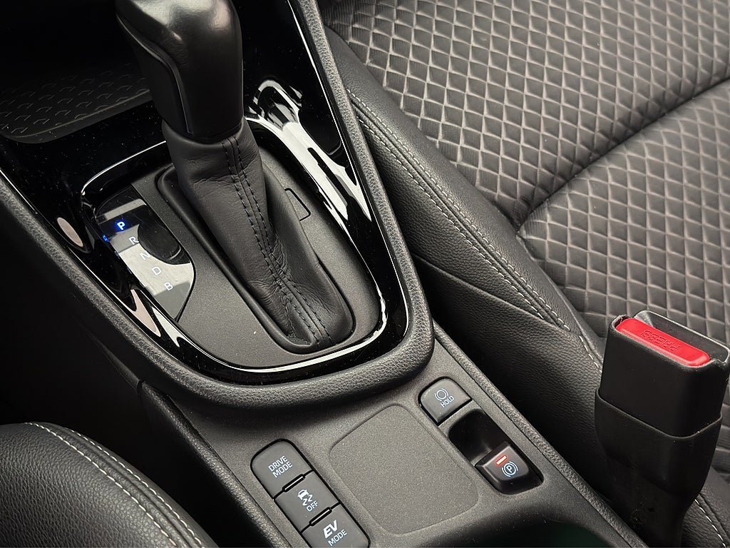 Vehicle Image 23