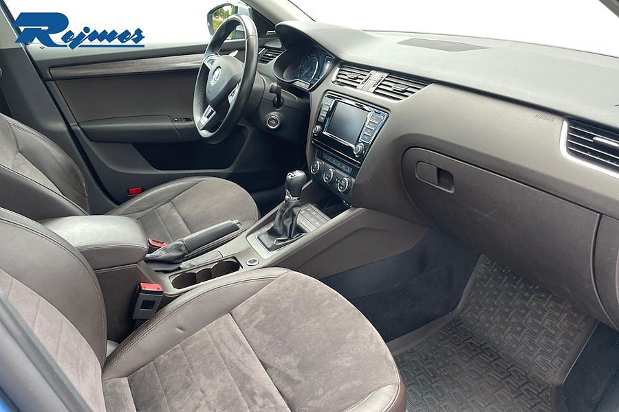 Vehicle Image 16