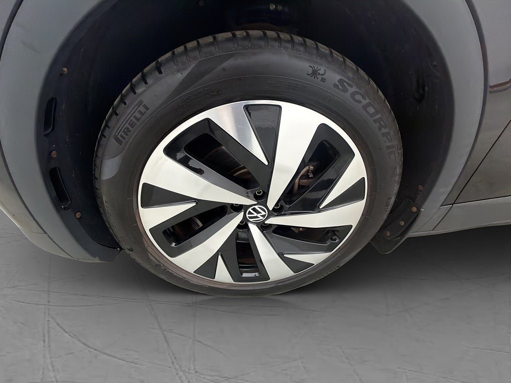 Vehicle Image 32