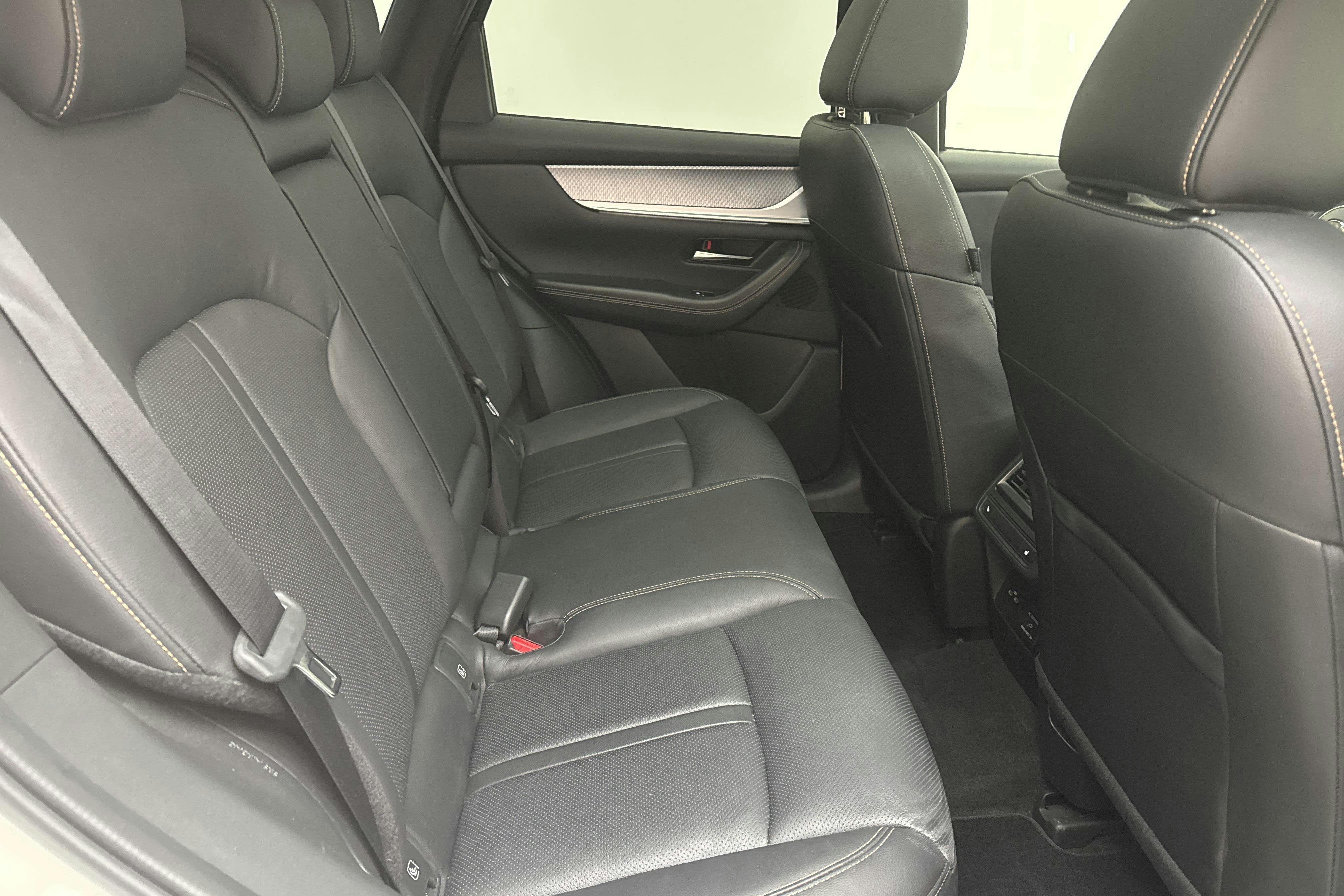 Vehicle Image 8