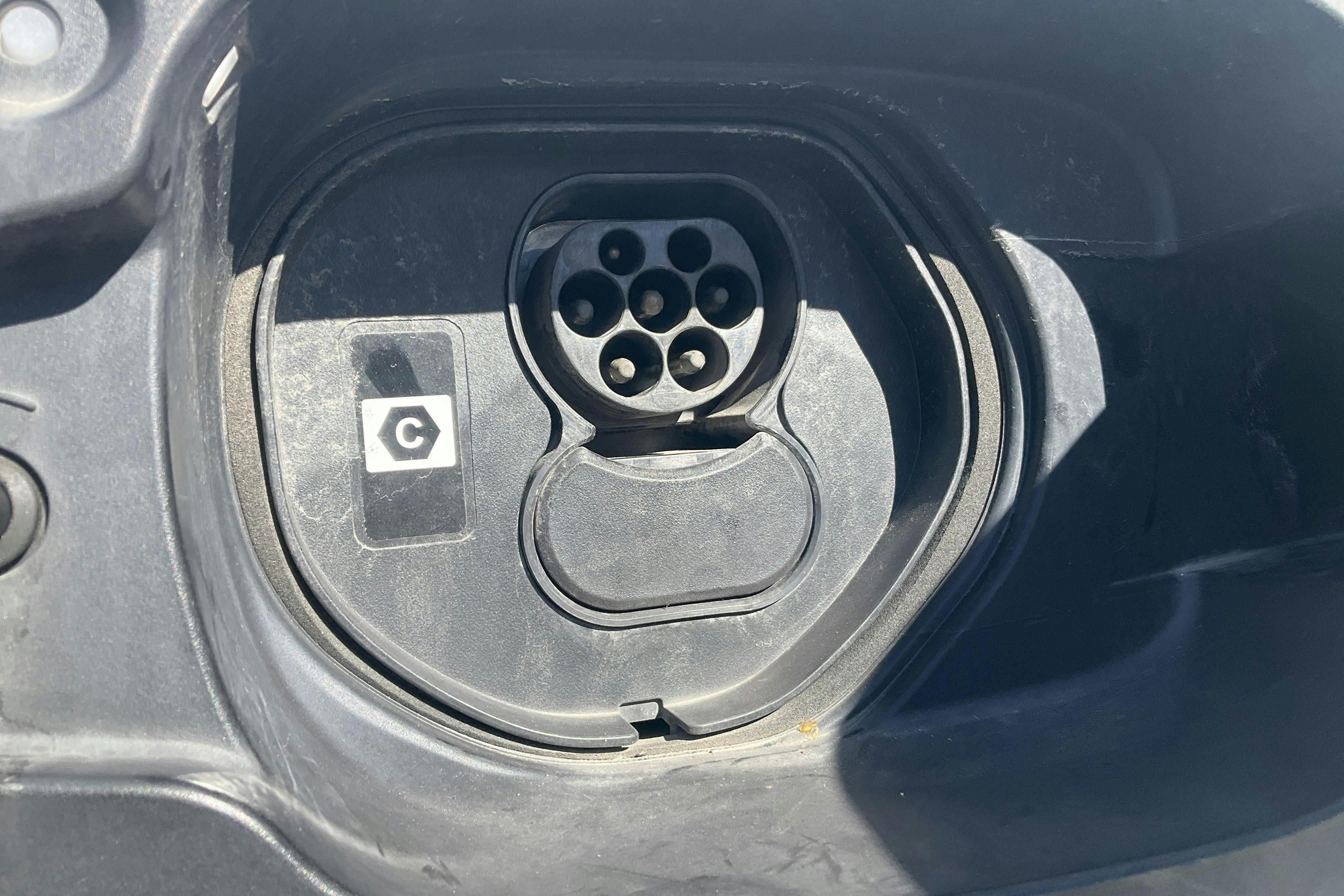 Vehicle Image 15