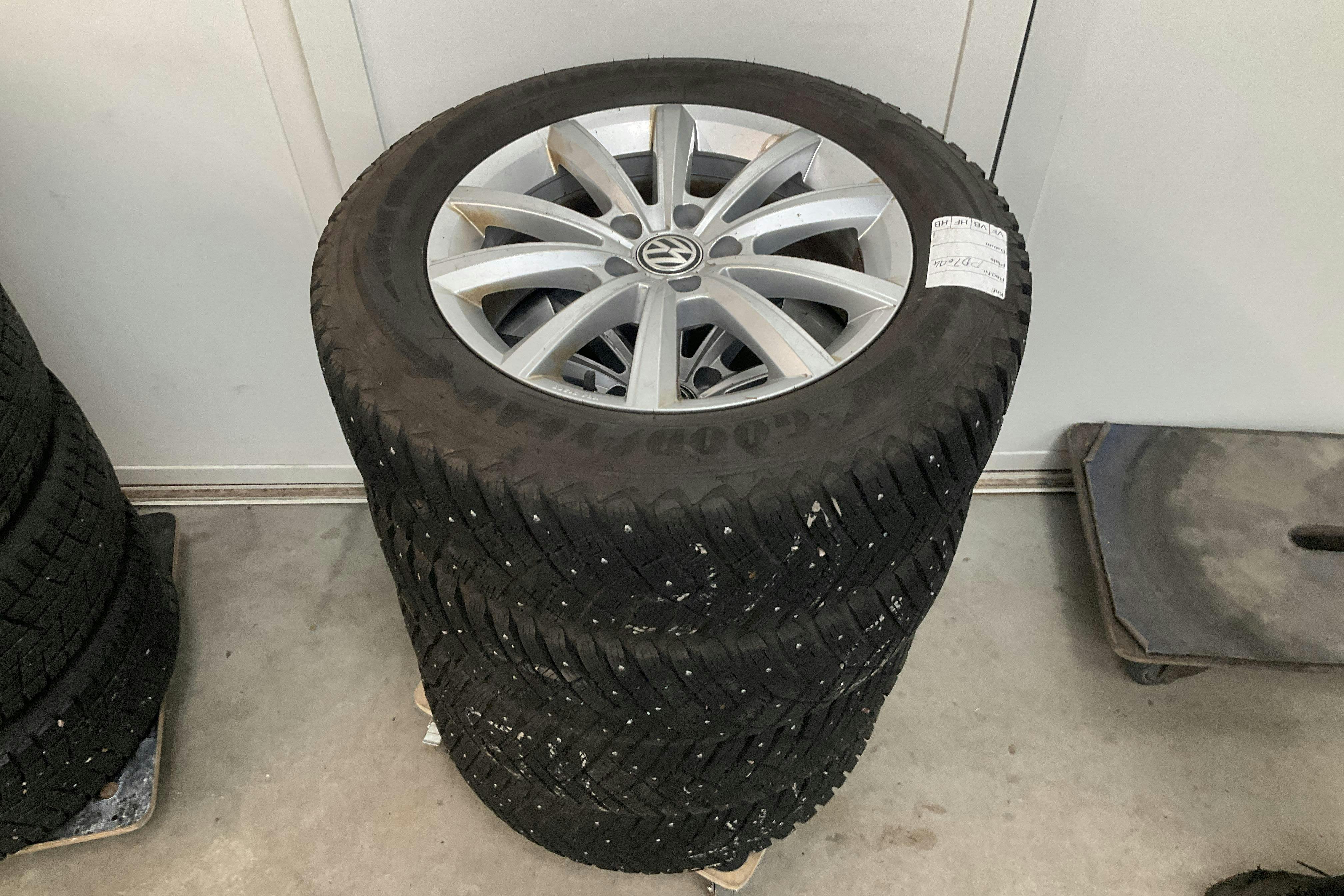Vehicle Image 15