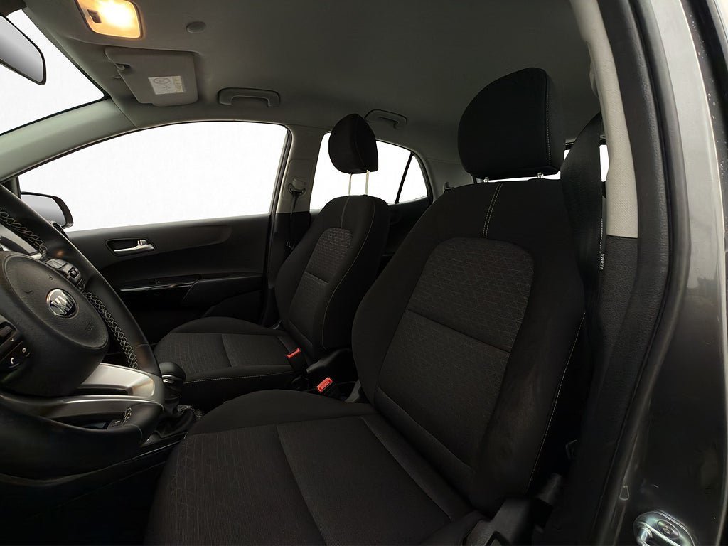 Vehicle Image 10