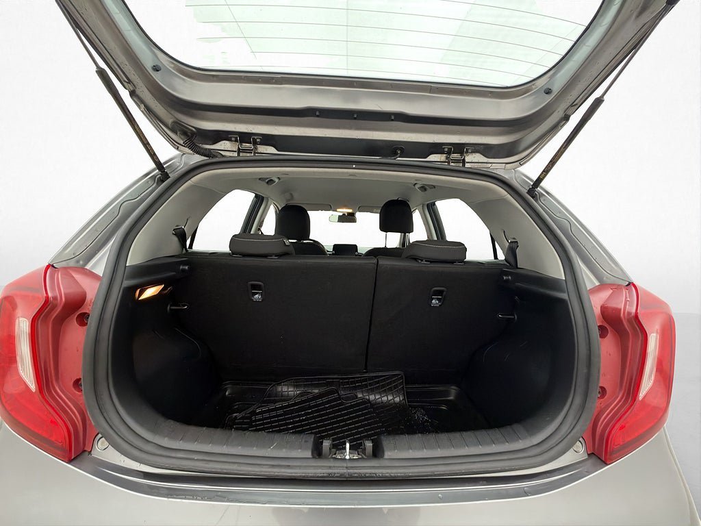 Vehicle Image 21
