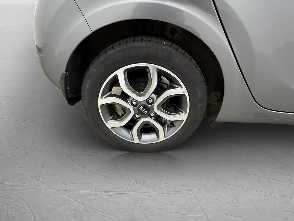 Vehicle Image 23