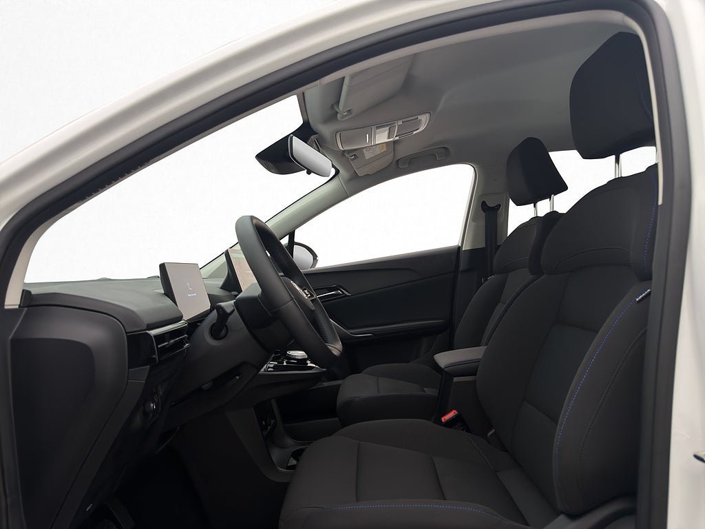 Vehicle Image 12