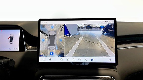 Vehicle Image 15