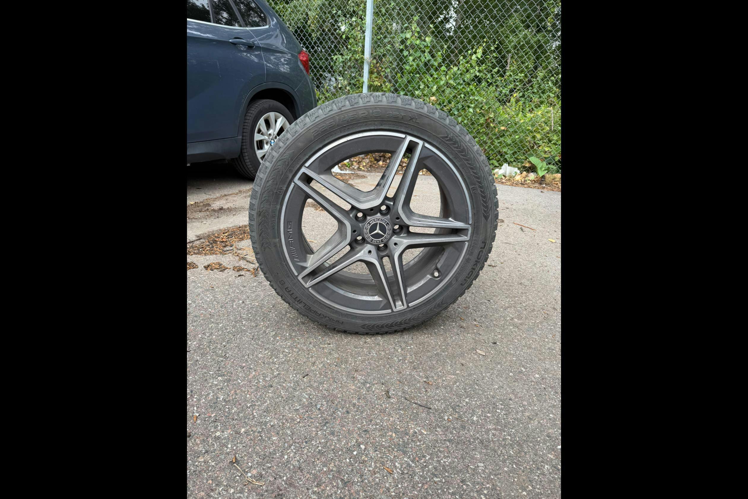 Vehicle Image 16