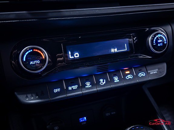 Vehicle Image 26